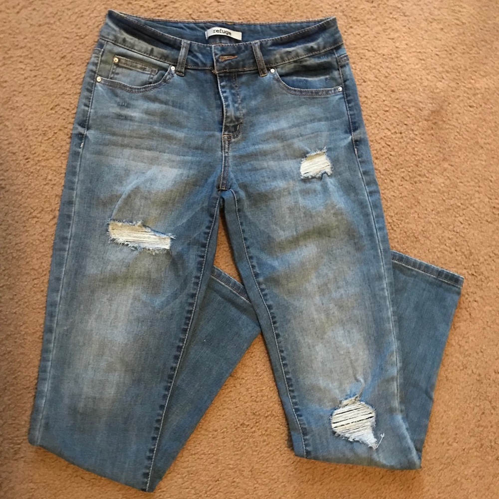 Light wash super skinny jeans